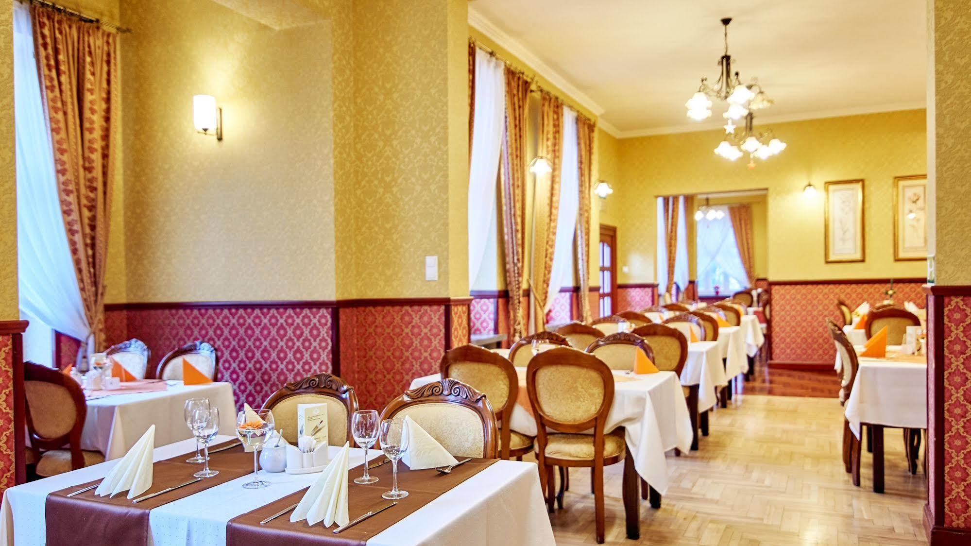 קולובז'ג Jantar Hotel & Spa By Zdrojowa מראה חיצוני תמונה