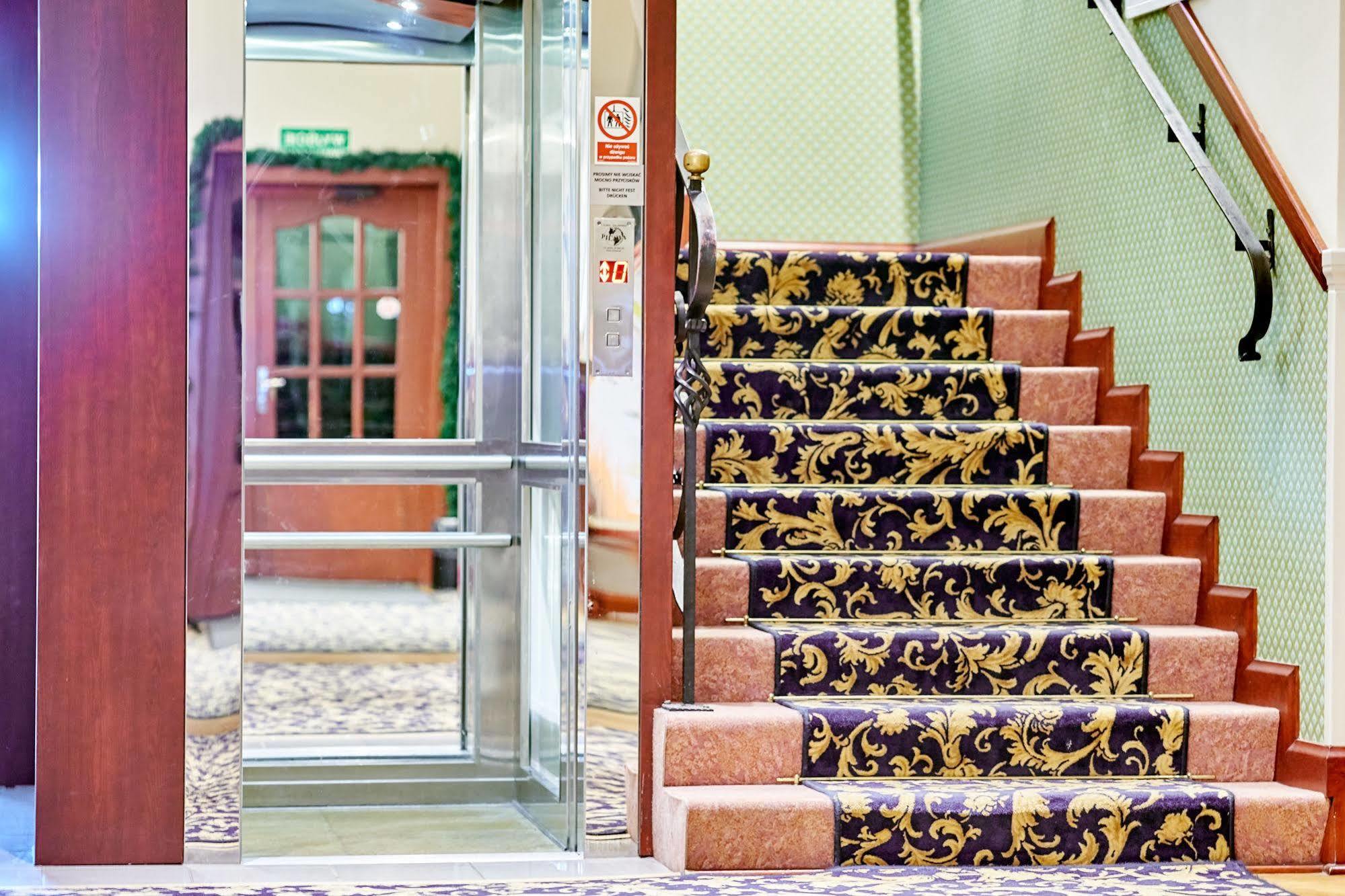 קולובז'ג Jantar Hotel & Spa By Zdrojowa מראה חיצוני תמונה